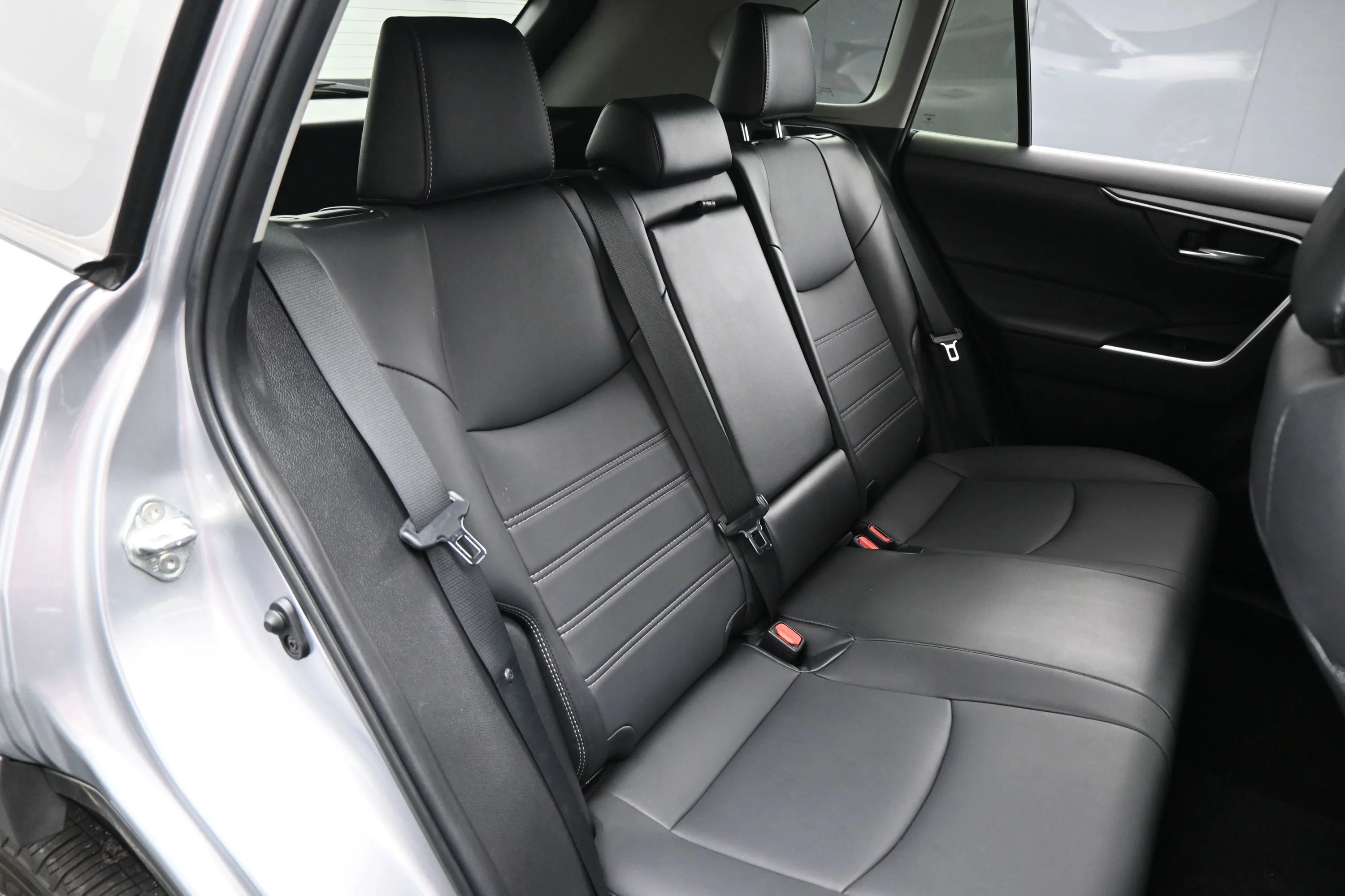 Used 2022 Silver Sky Metallic Toyota XLE Premium image 13