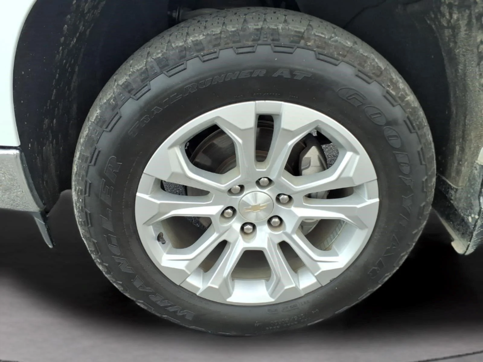 Used 2023 SUMMIT WHITE Chevrolet LTZ image 9