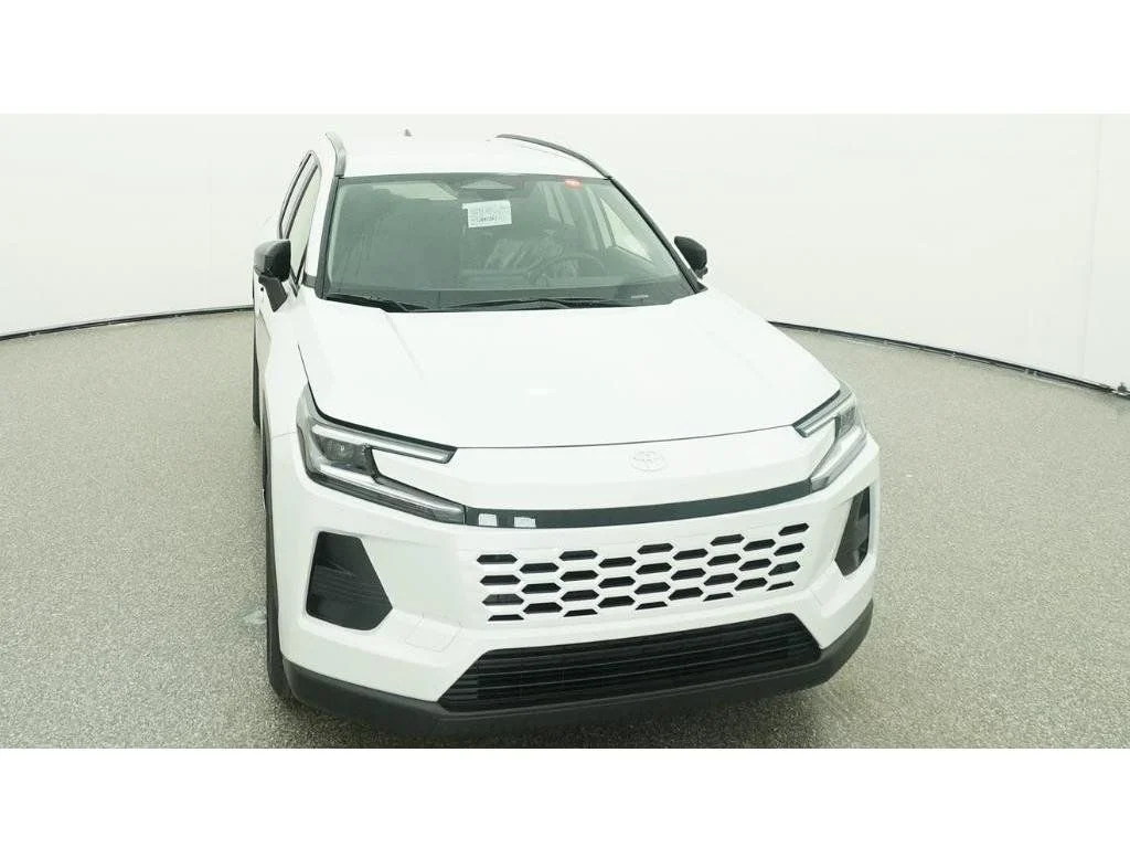 New 2026 Wind Chill Pearl Toyota XLE Premium image 18