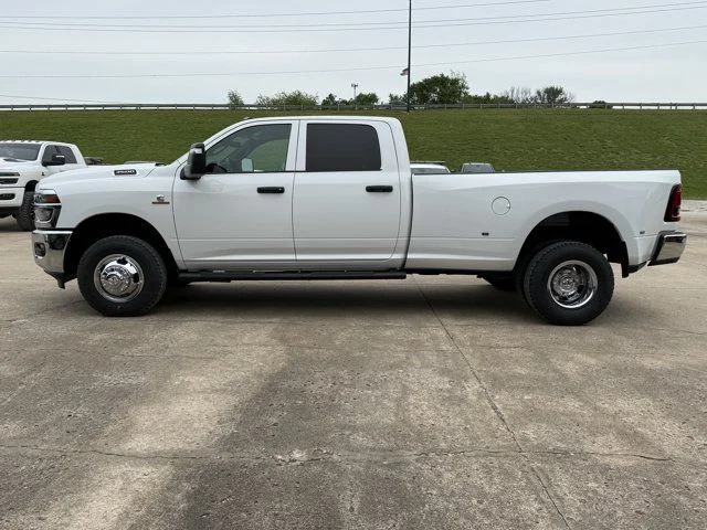 New 2026 Bright White Clear-Coat Exterior Paint RAM Tradesman image 10