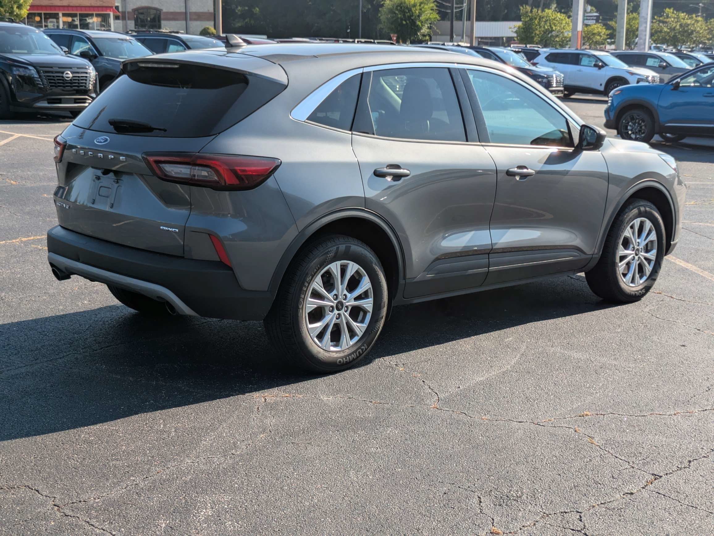 Used 2024 Gray Ford Active image 3