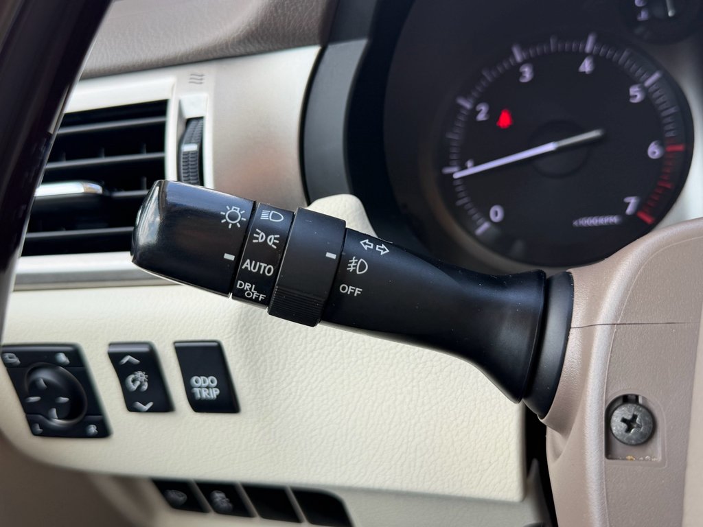 Used 2019 Starfire Pearl Lexus Premium image 21