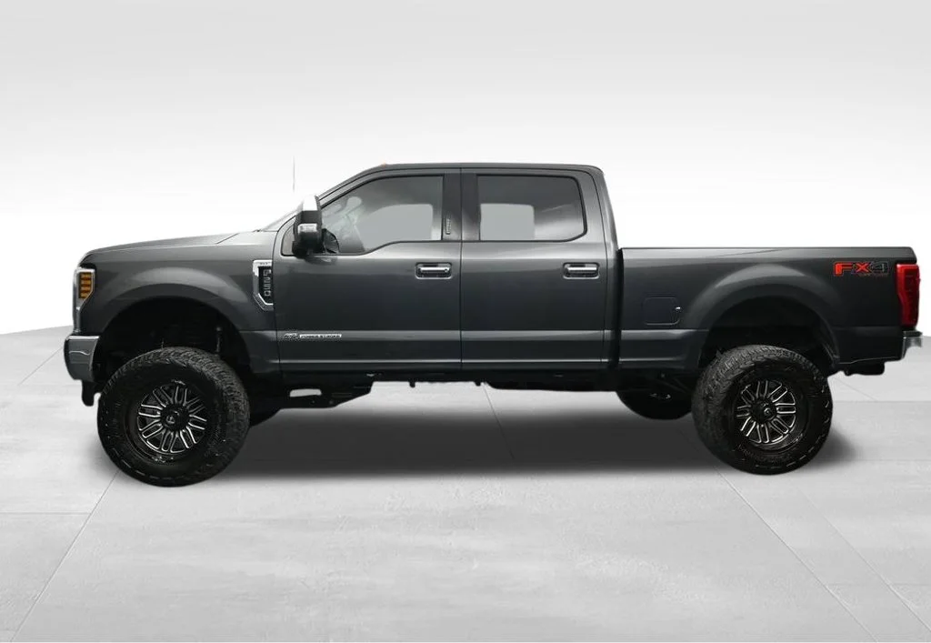 Used 2018 Gray Ford XLT image 2