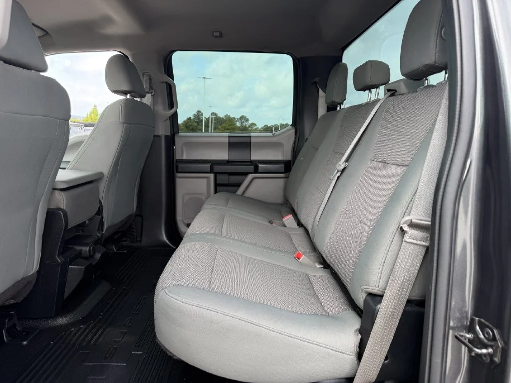 Used 2018 Gray Ford XL image 28