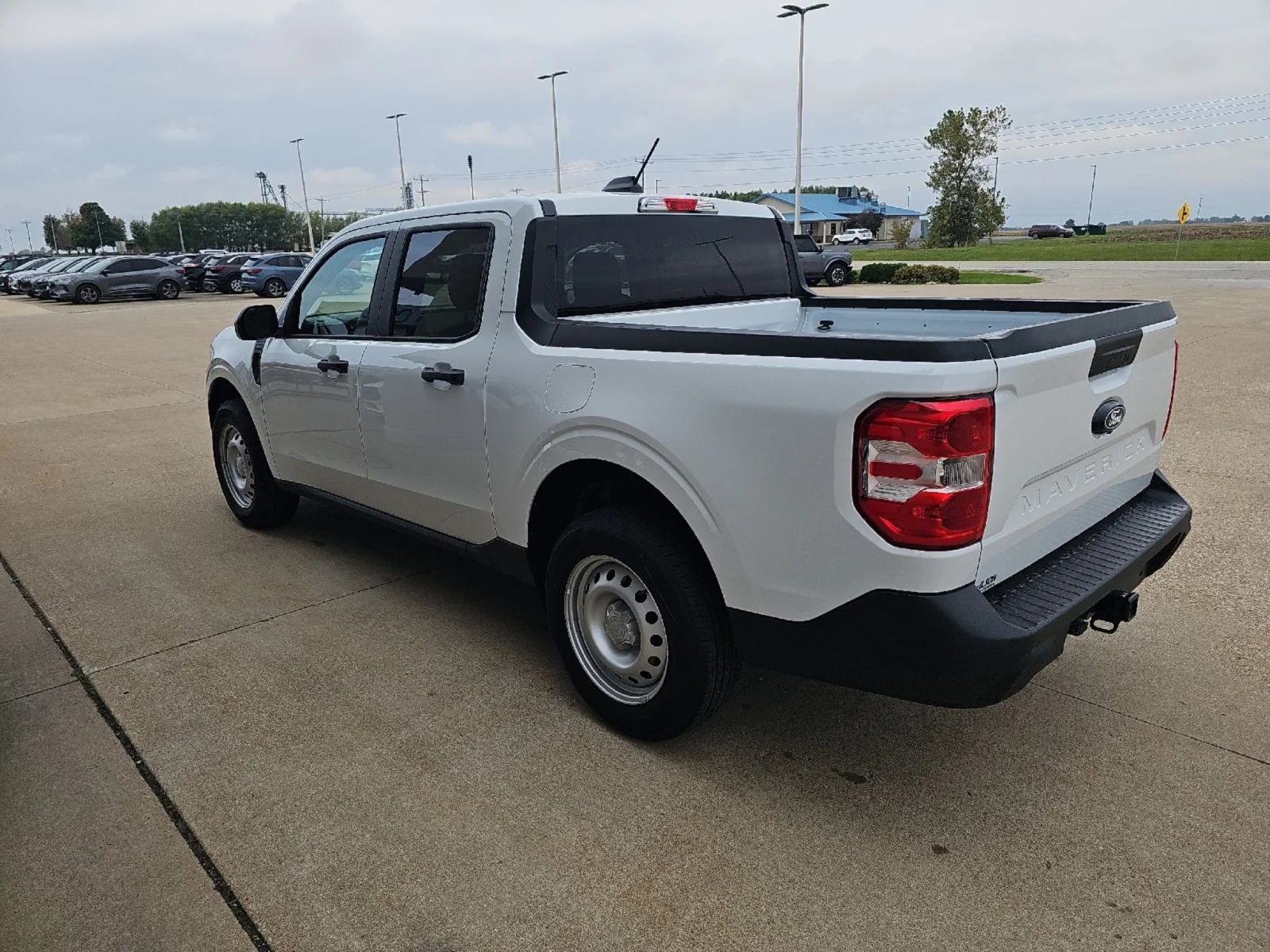 New 2026 Oxford White Ford XL image 12