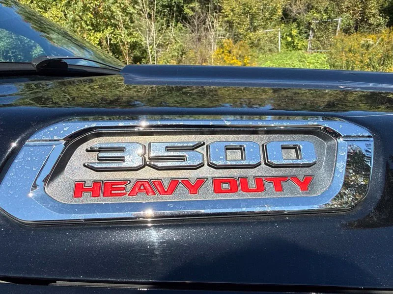 Used 2019 Black Ram Laramie image 19