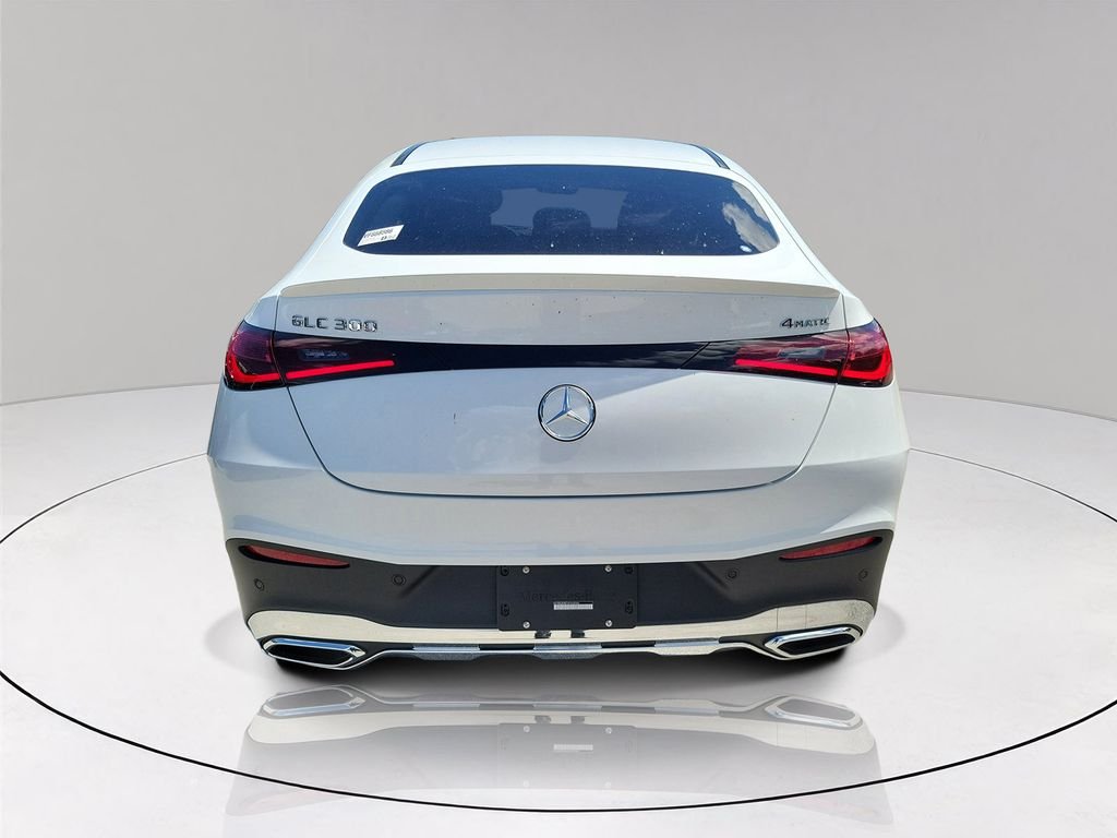 New 2027 MANUFAKTUR Moonlight White Metallic Mercedes-Benz GLC 300 image 5