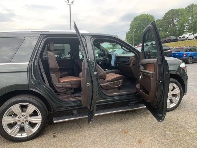 Used 2023 Green Ford King Ranch image 12