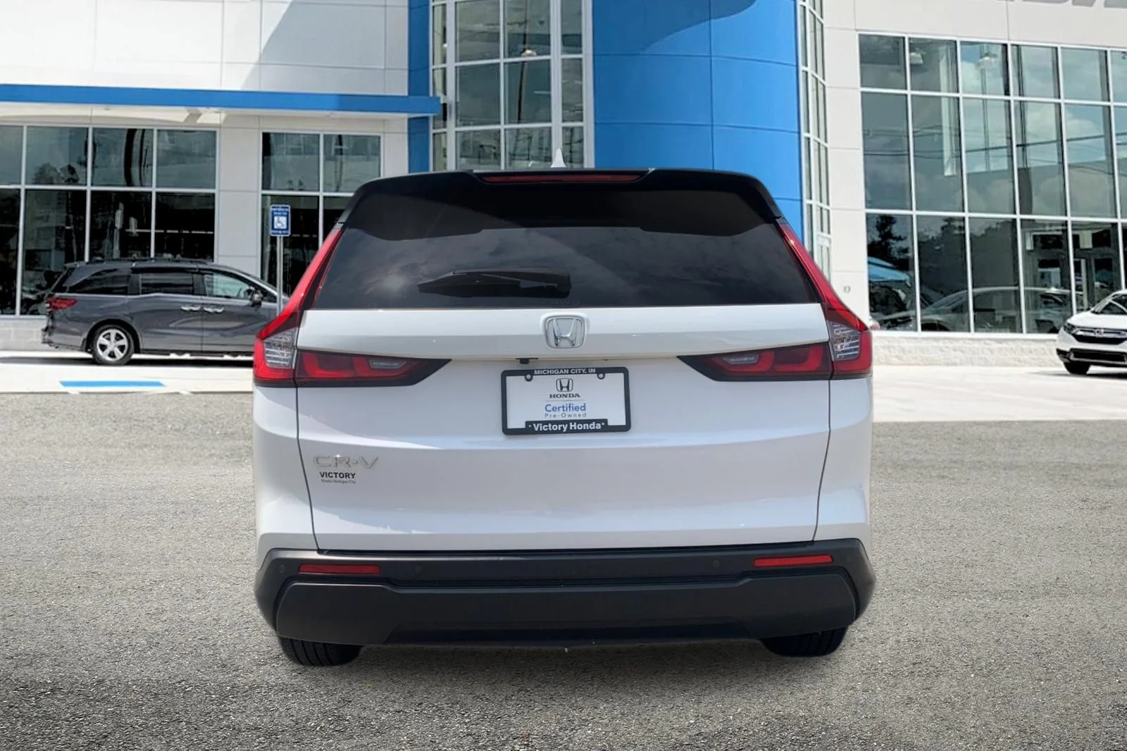 Used 2024 White Honda EX-L image 4