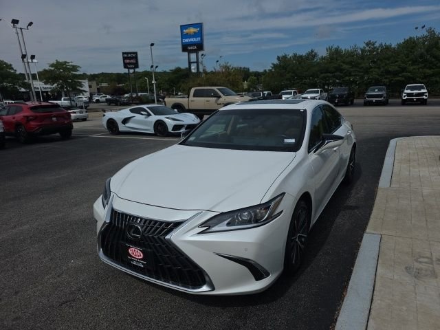 Used 2025 White Lexus 350 image 6