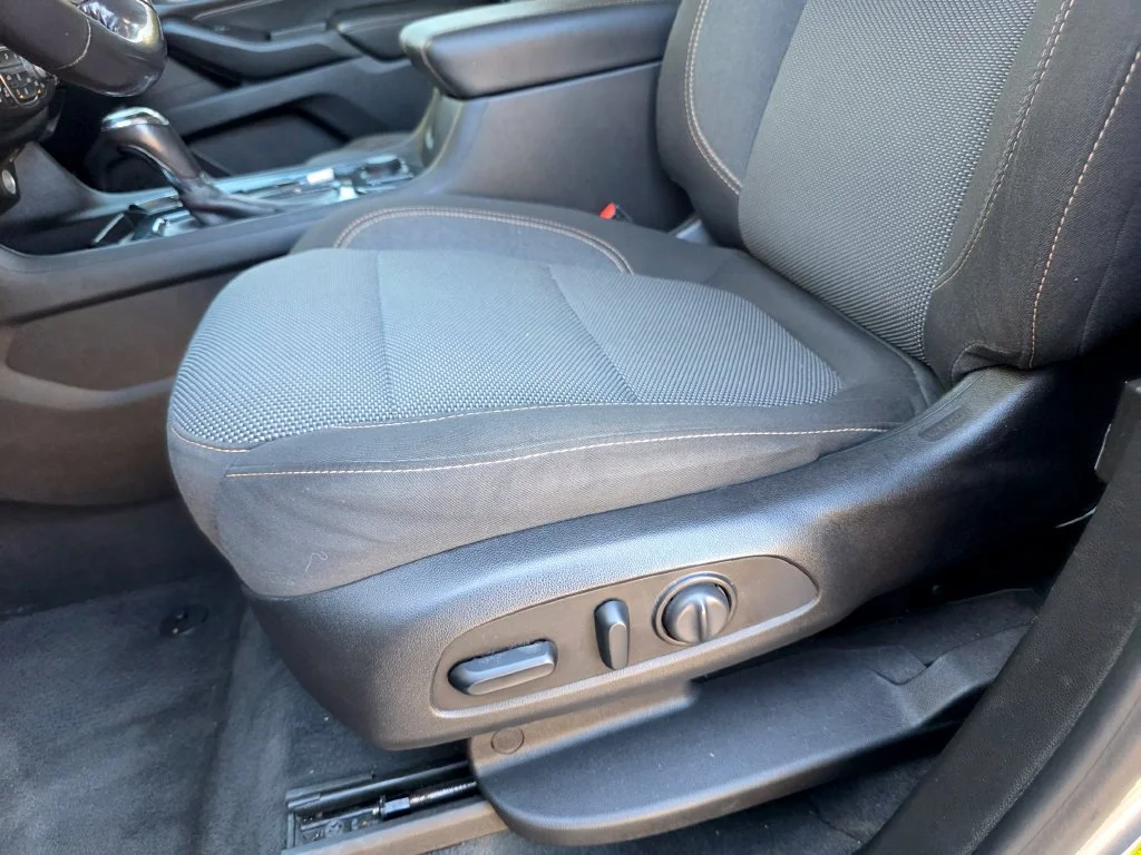 Used 2019 SATIN STEEL METALLIC Chevrolet LT Cloth image 12