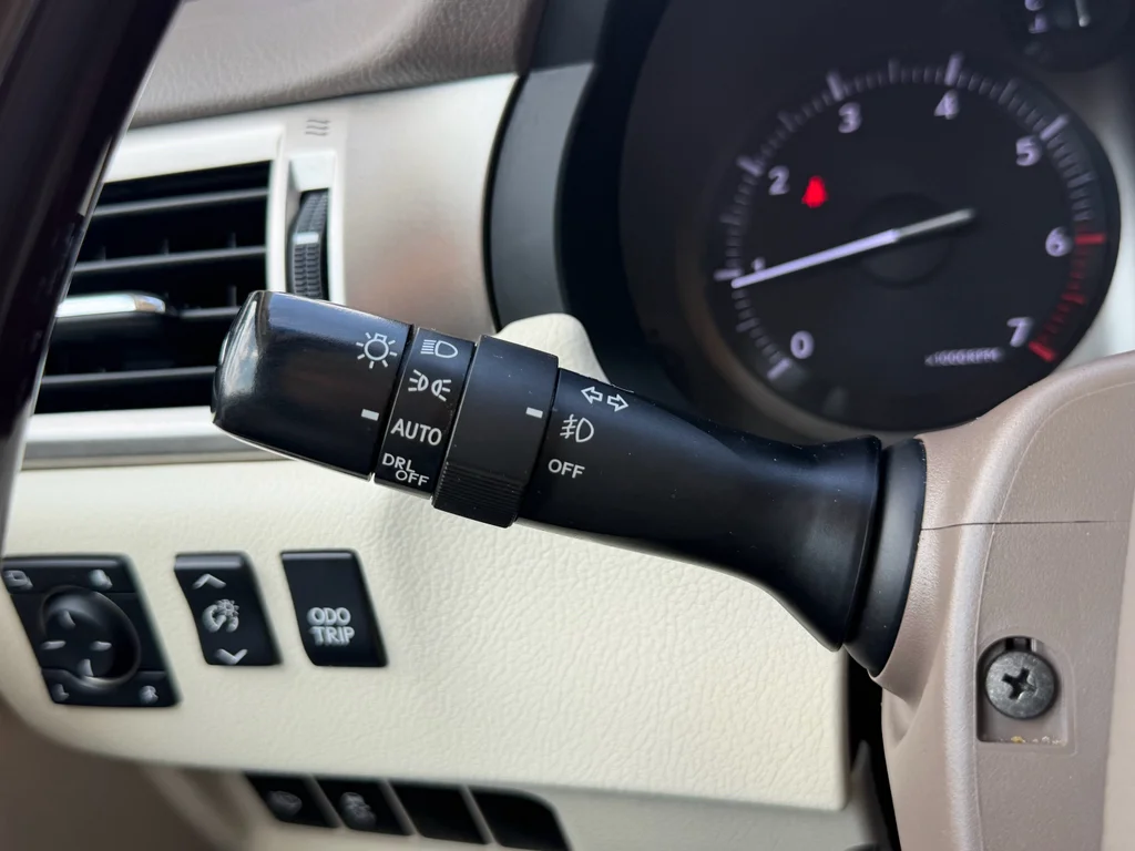 Used 2019 Starfire Pearl Lexus Premium image 22