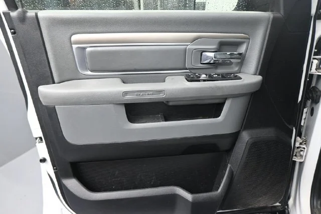 Used 2016 White Ram SLT image 21