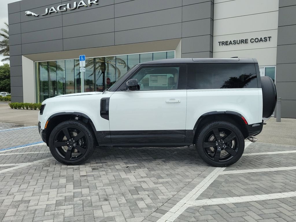 New 2026 Fuji White Land Rover V8 image 2