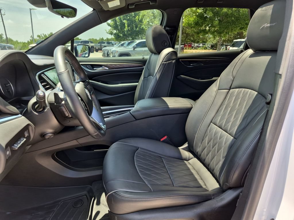 Used 2024 White Frost Tricoat Buick Avenir image 21