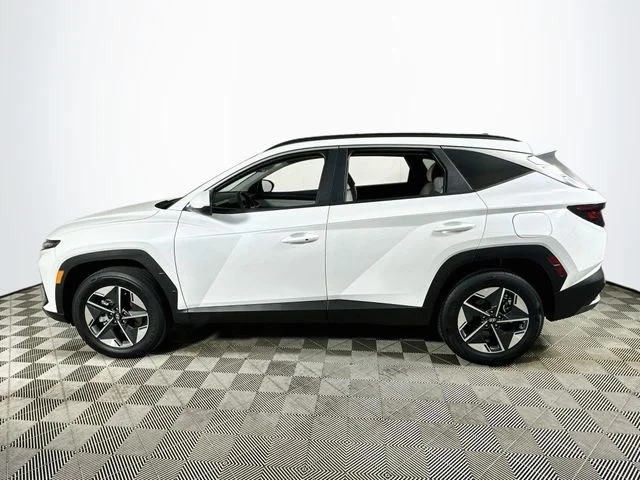 New 2026 Hyundai TUCSON HYBRID SEL