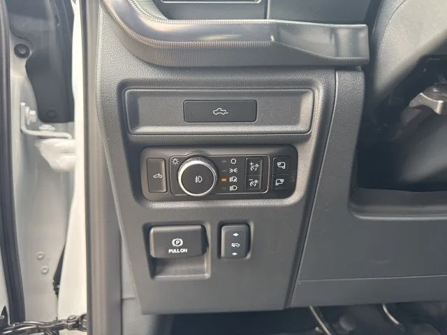 New 2026 Oxford White Ford Lariat® image 53