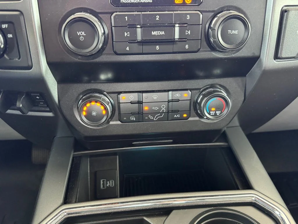 Used 2020 Silver Metallic Ford XLT image 30