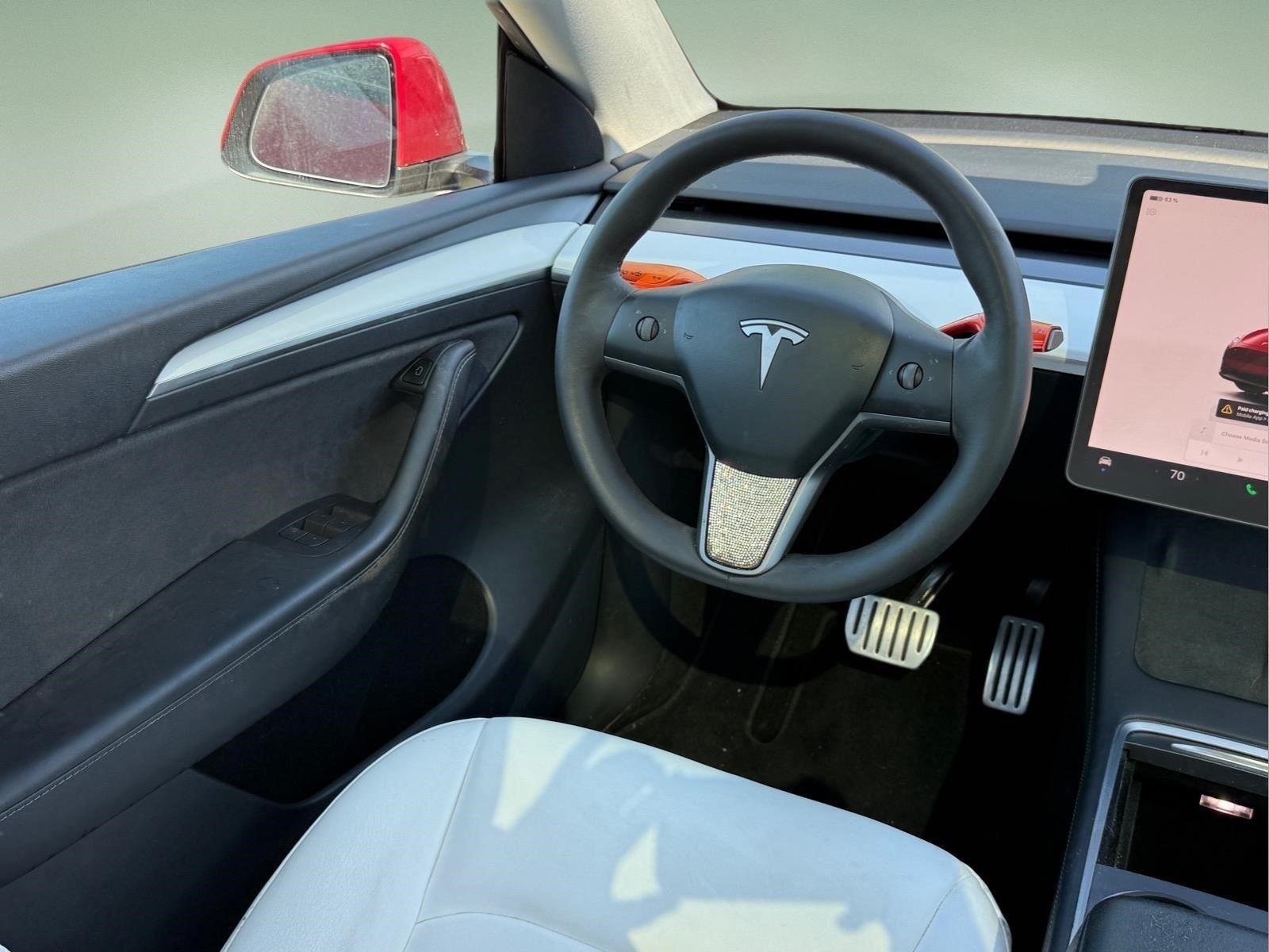 Used 2022  Tesla Performance image 12