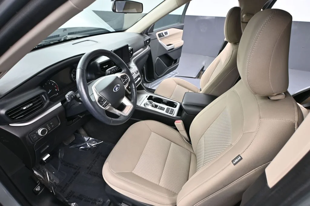 Certified Used 2022 Silver Ford XLT image 17