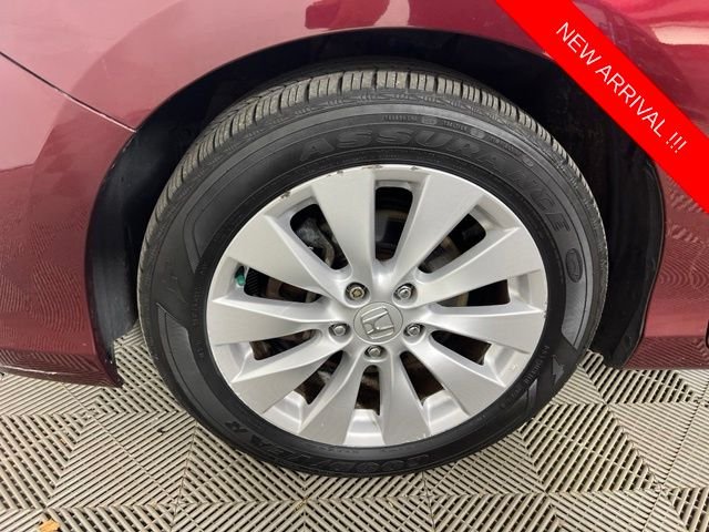 Used 2014 Basque Red Pearl II Honda Touring image 10