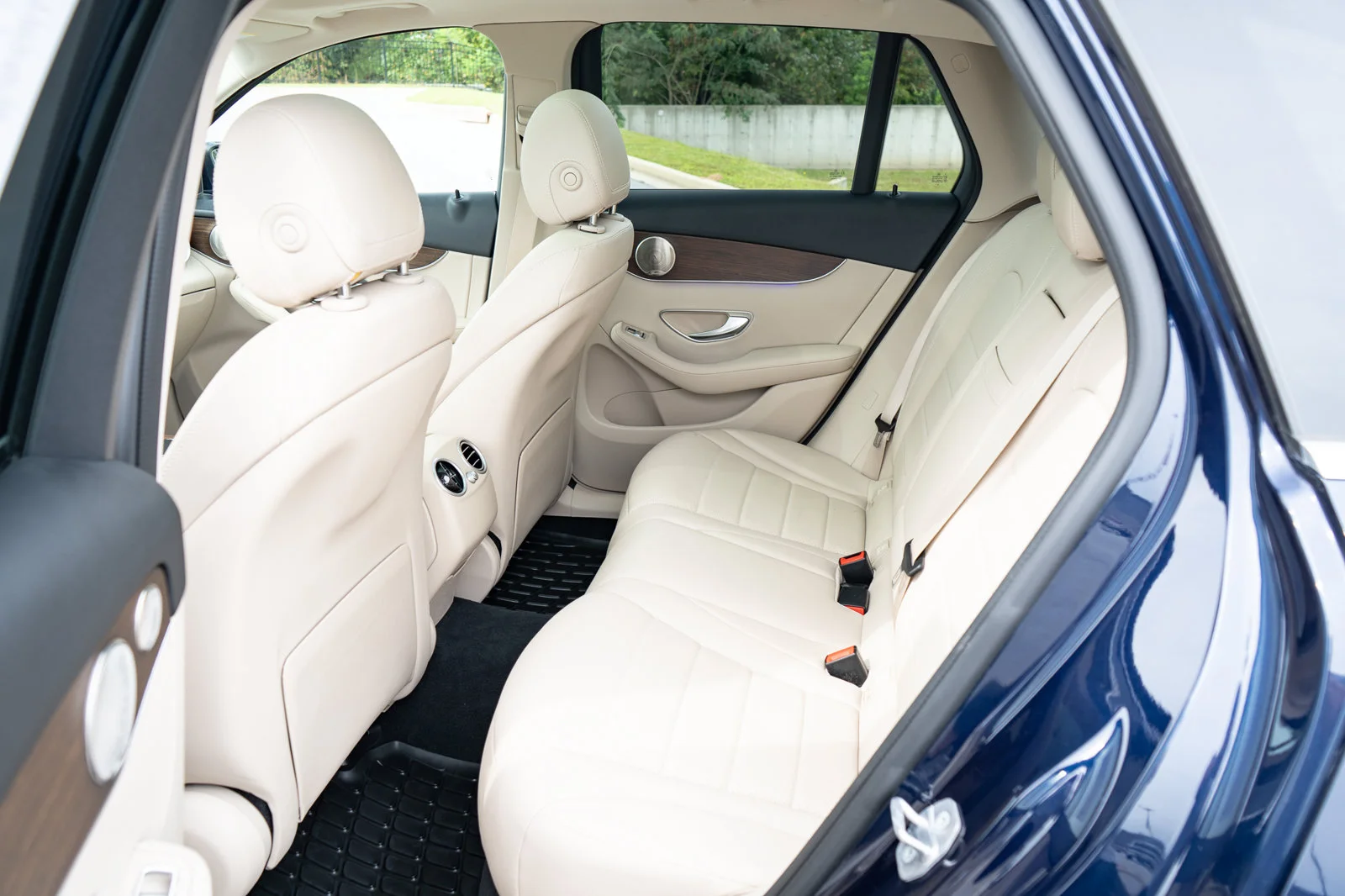 Used 2021  Mercedes-Benz GLC 300 image 19