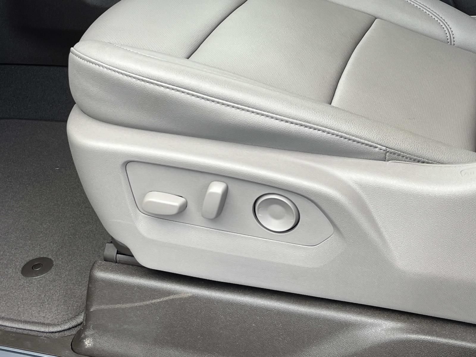 New 2026 Glacier White Tricoat GMC SLT image 23