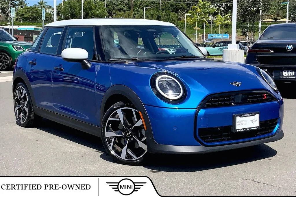 2025 MINI Hardtop Cooper S Signature's photo