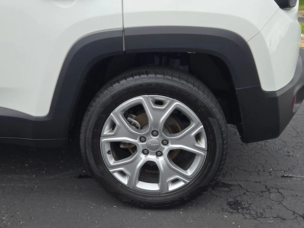 Used 2023 White Jeep Limited image 15