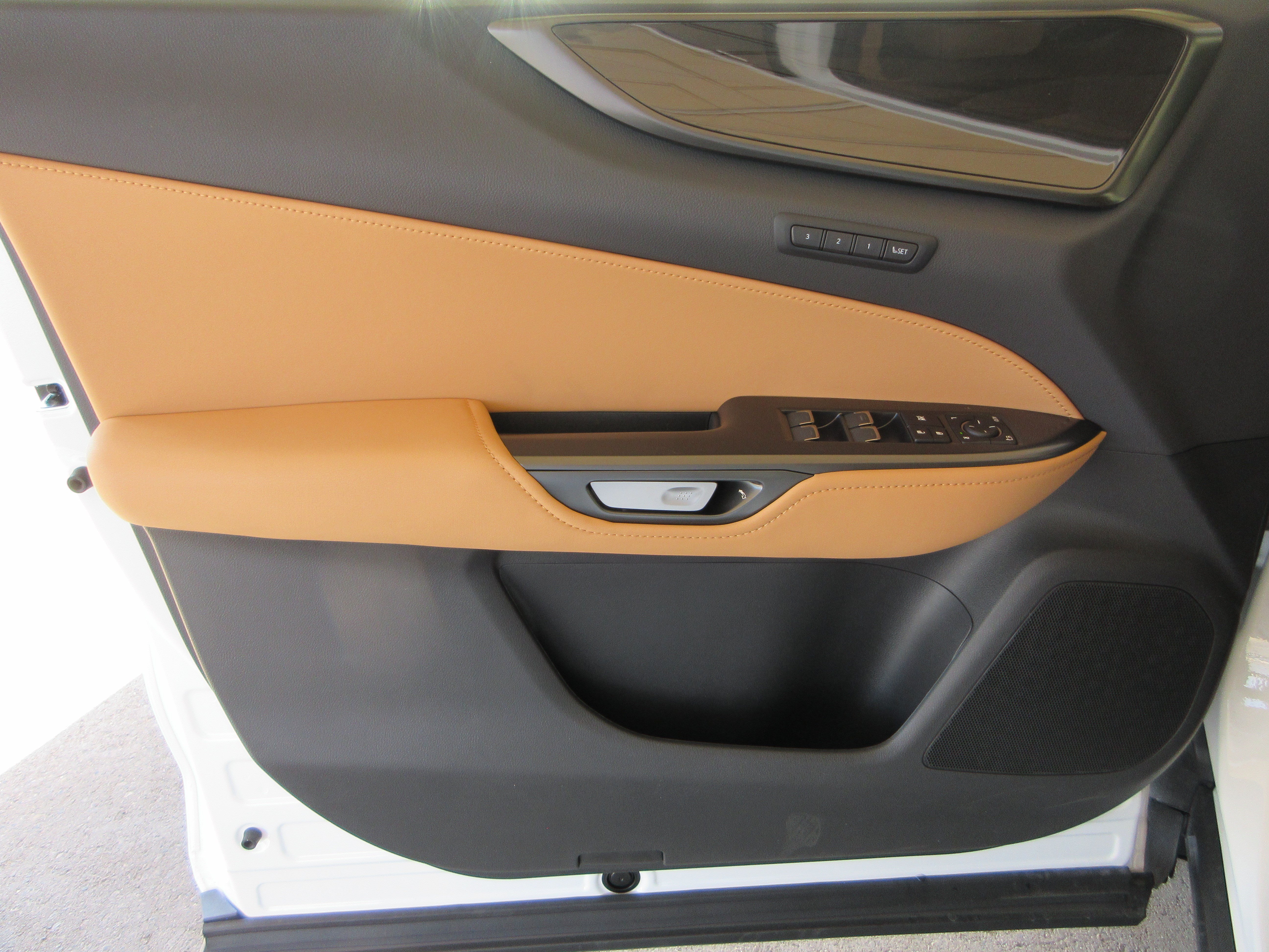 New 2026 Ultra White Lexus PREMIUM image 25