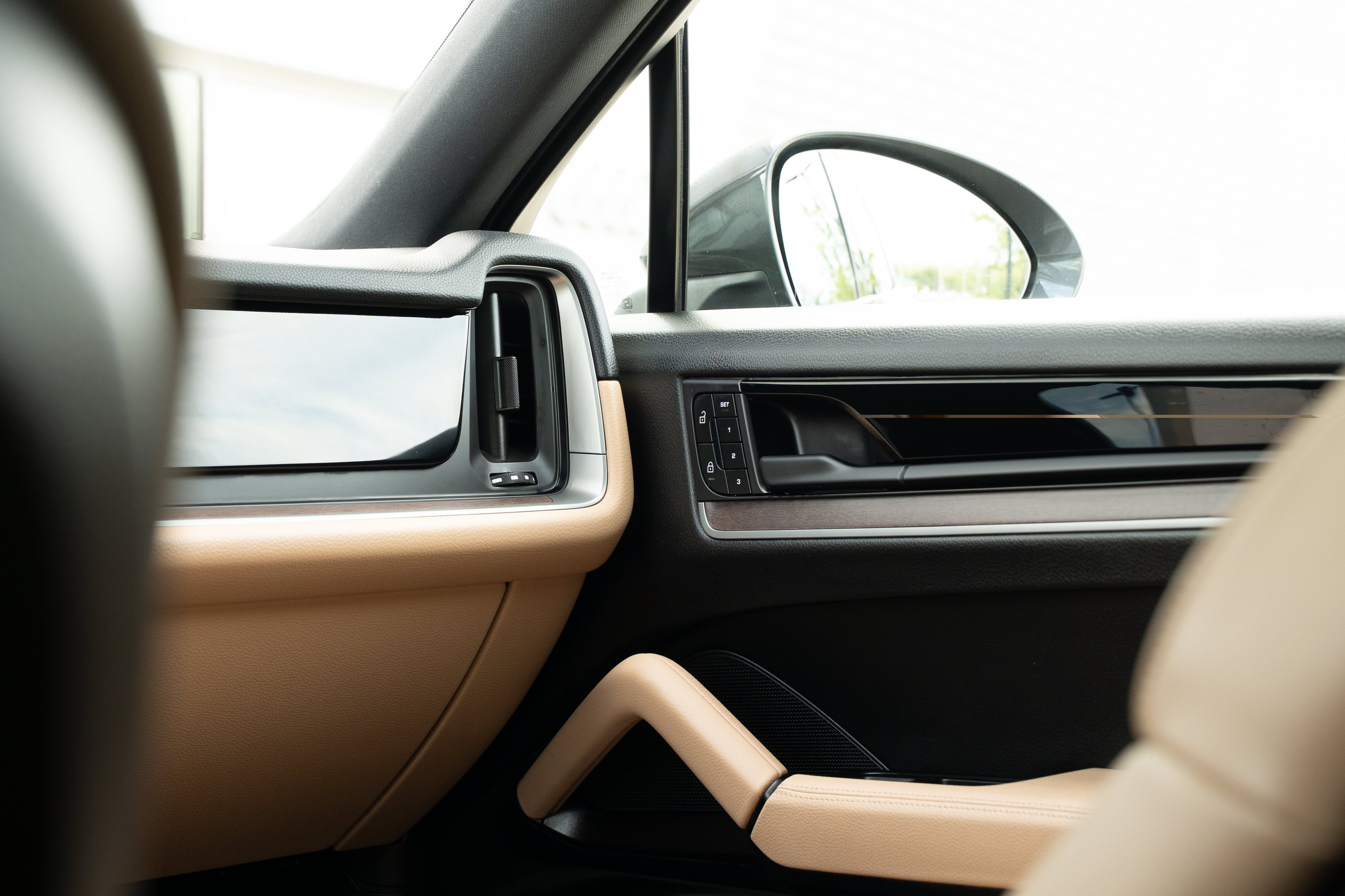 Used 2025 Arctic Gray Porsche Base image 18