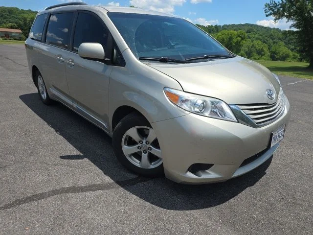 Used 2017  Toyota LE image 6