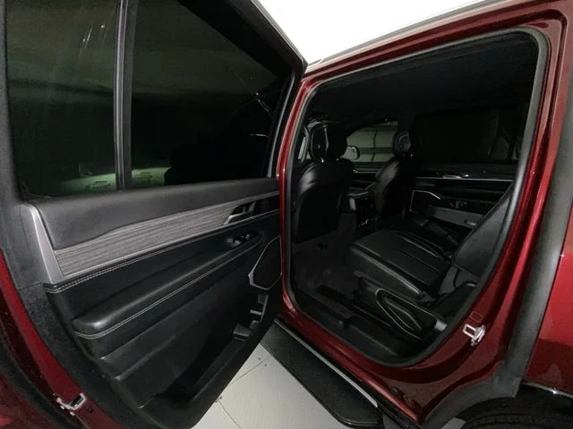 Used 2022 Red Jeep Series III image 22