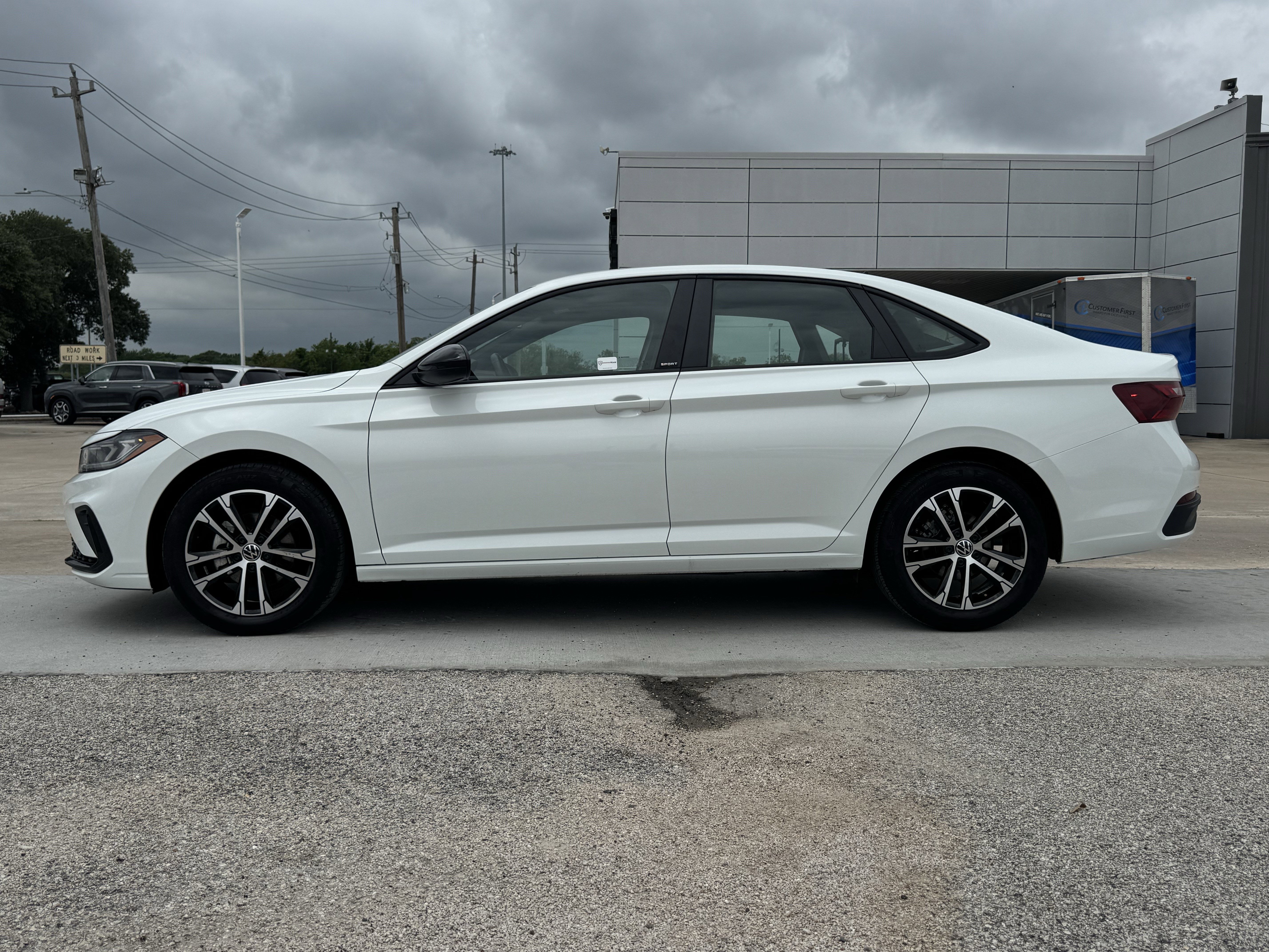 Used 2025 White Volkswagen Sport image 6