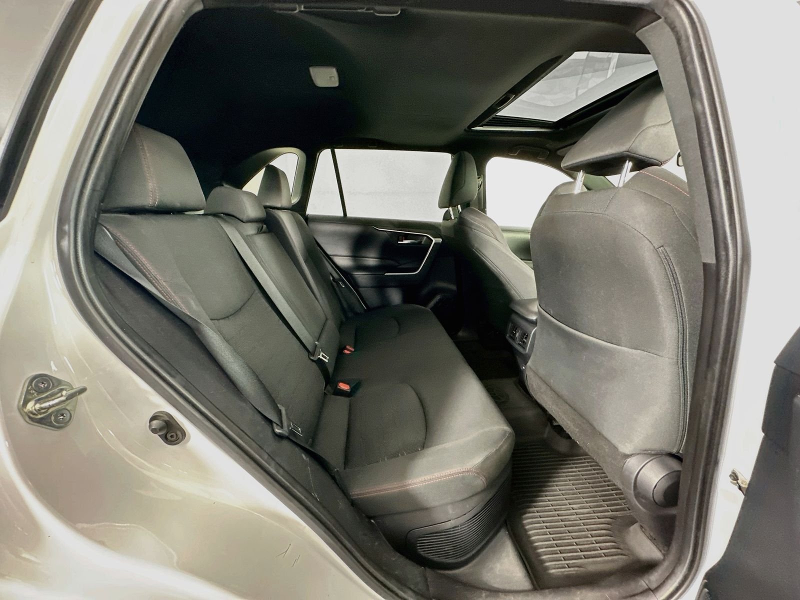 Used 2023 Ice Toyota SE image 27