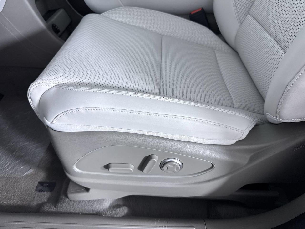 New 2026 Ecotronic Gray Pearl Hyundai SEL Premium AWD image 25