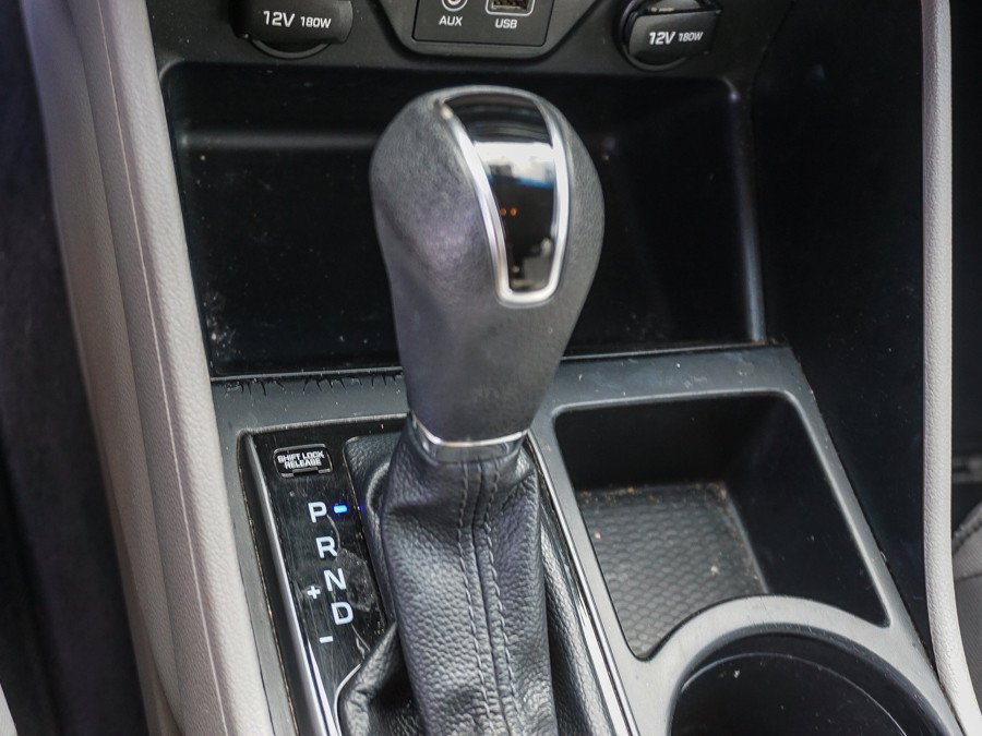 Used 2018 Gray Hyundai SEL image 22