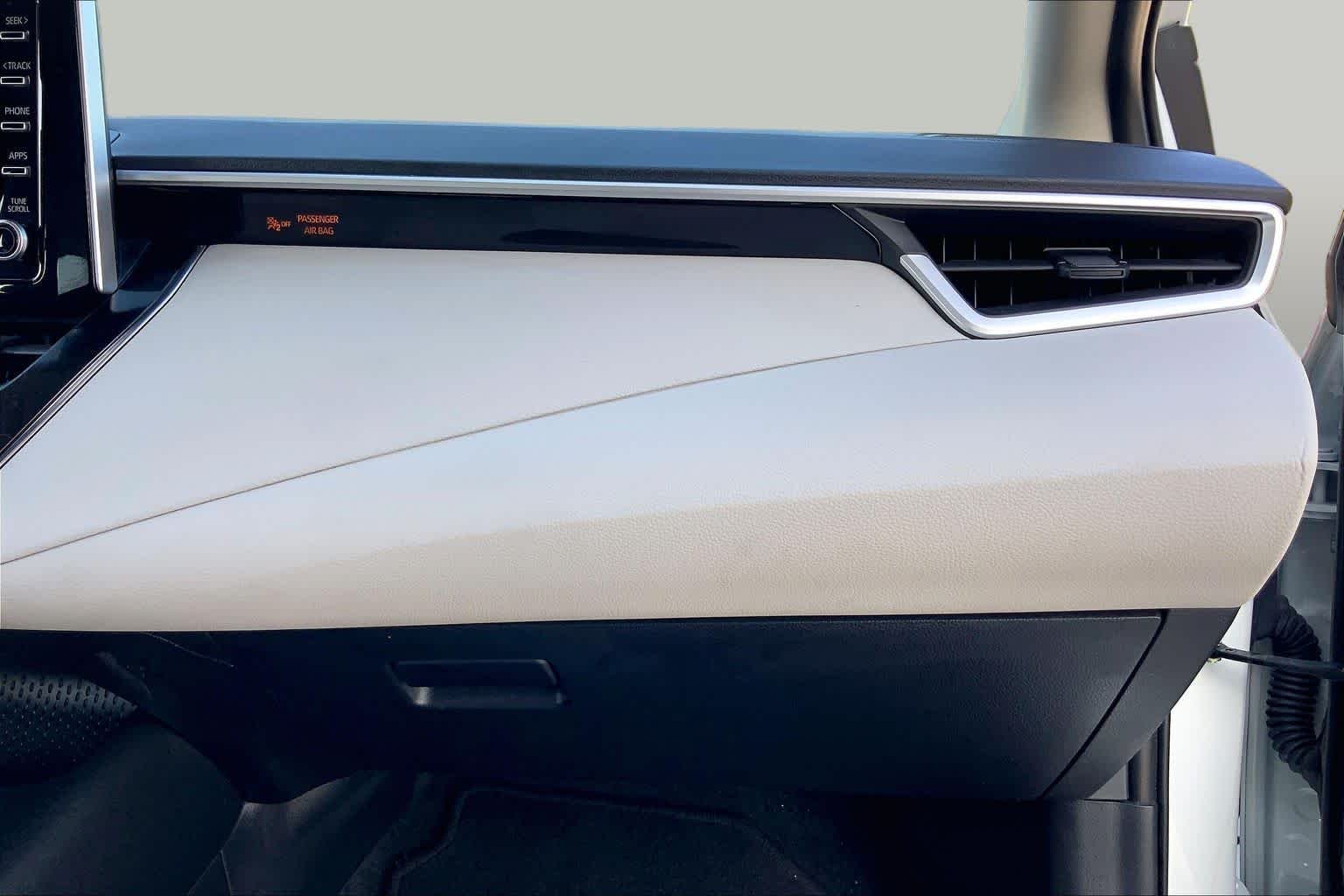 Used 2020 Super White Toyota Hybrid LE image 18