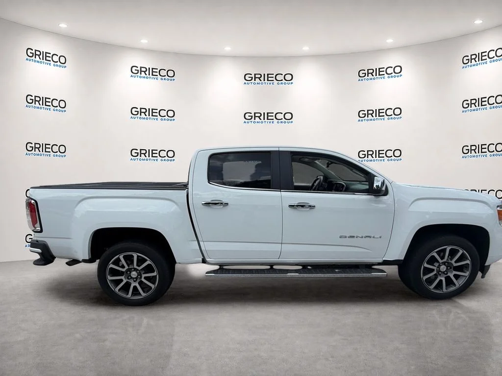 Used 2022 White GMC Denali image 7