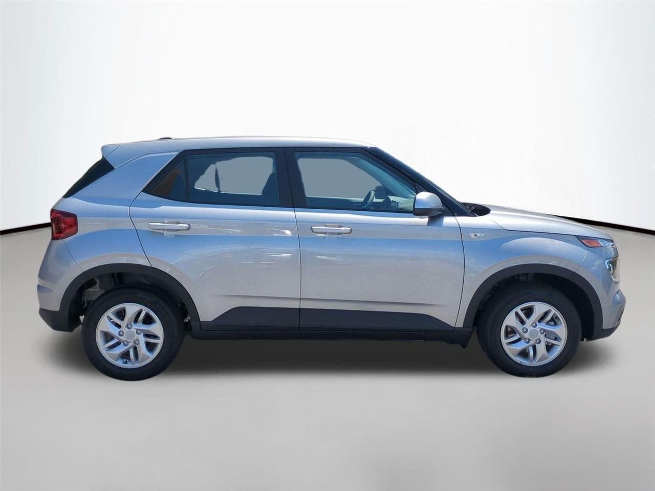 New 2026 Shimmering Silver Hyundai SE image 6