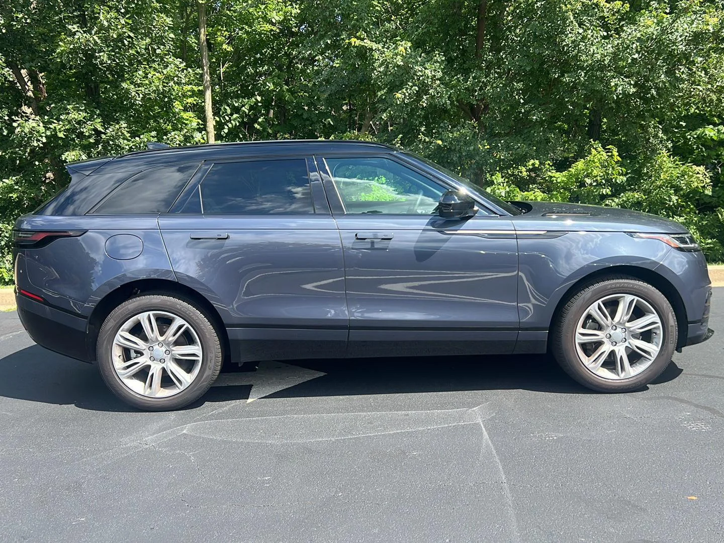 Used 2024 Varesine Blue Metallic Land Rover Dynamic SE image 6