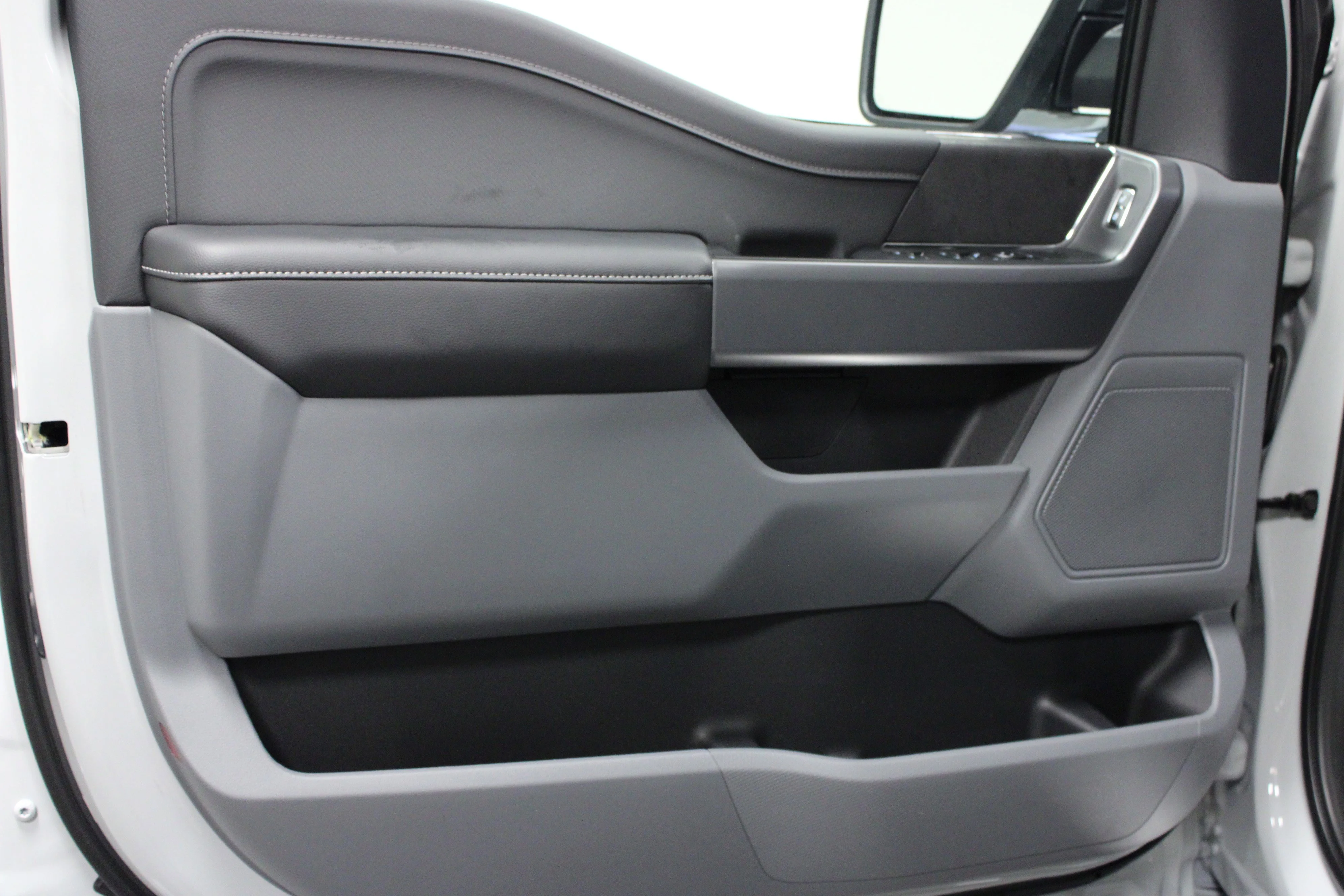 New 2026 Avalanche Ford XLT image 11