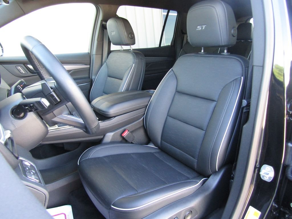 Used 2025 Black Buick Sport Touring image 26