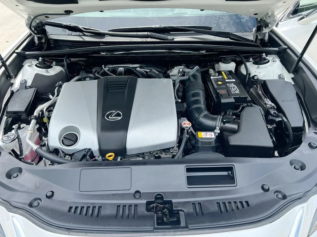 Used 2019 White Pearl Lexus 350 image 10