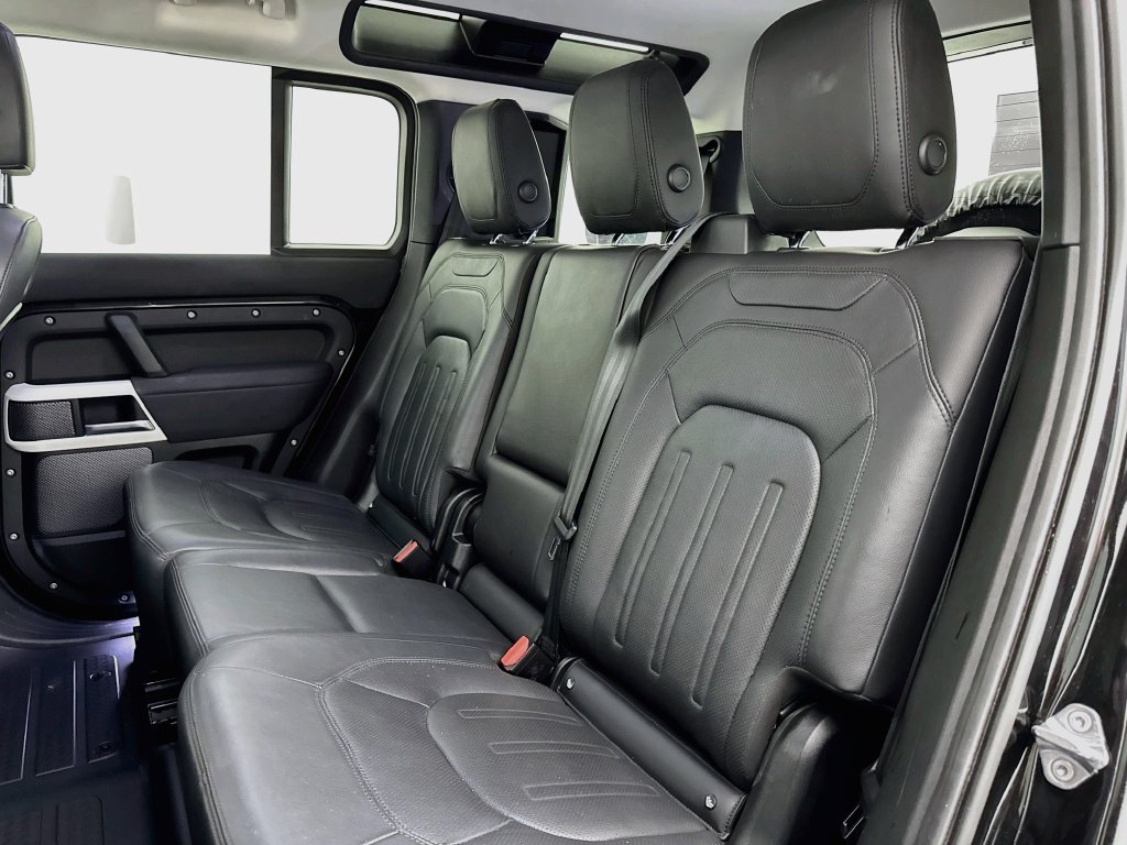 Used 2022 Black Land Rover S image 25