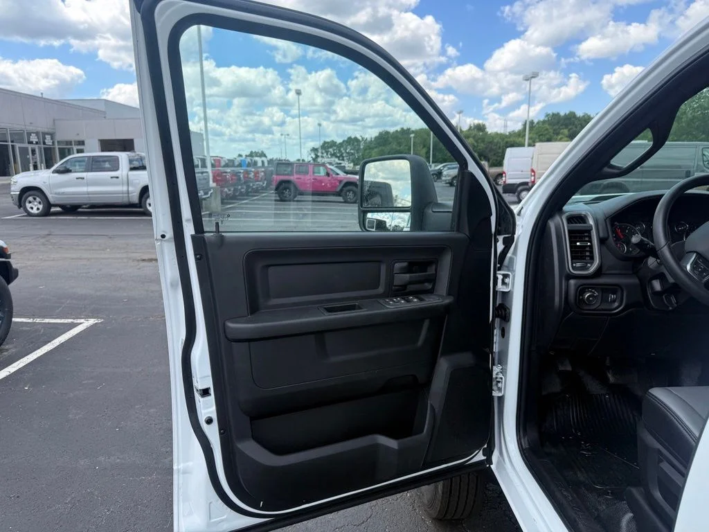 New 2026 Bright White Clear-Coat Exterior Paint RAM Tradesman image 16