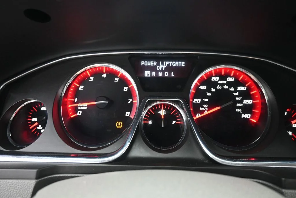 Used 2013 White GMC SLT-1 image 19