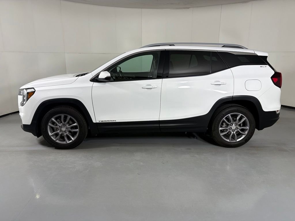 Used 2024 White GMC SLT image 5