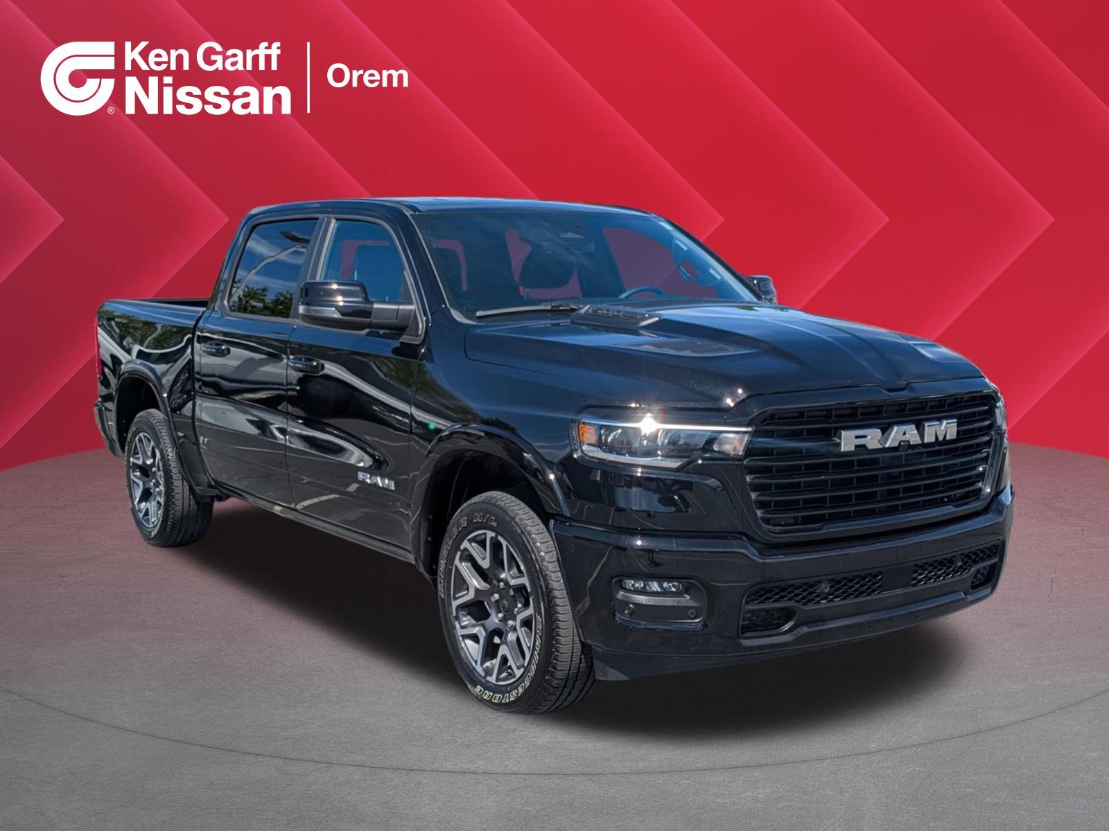 2025 RAM 1500 Laramie 4x4 Crew Cab 5'7's photo