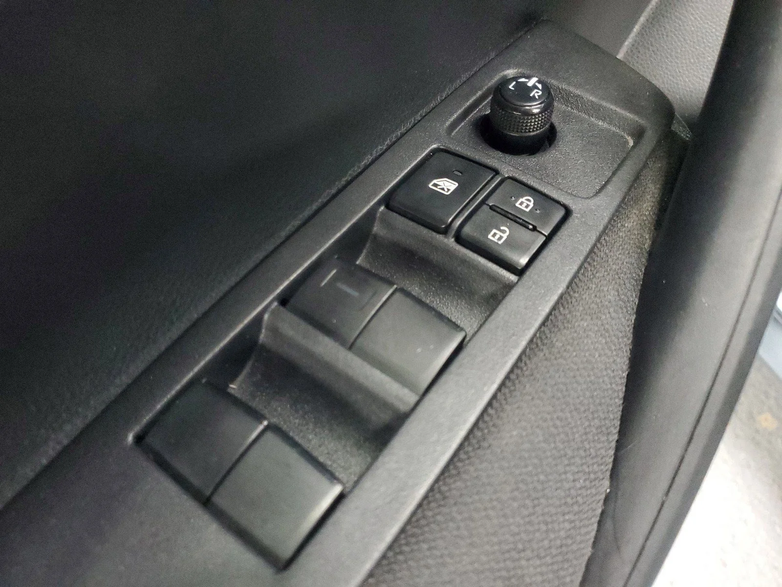 Used 2021 Celestite Toyota LE image 21